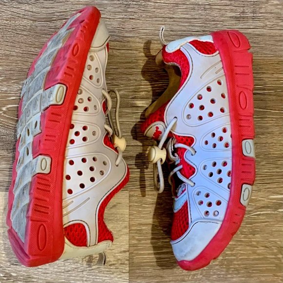 RocSoc Extreme Girls Size 11 Water Shoes - Picture 1 of 8